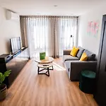 Exclusive 70m2 One-bedroom - We39e דירה *